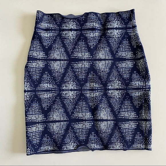 BCBG Geometric skirt - Picture 2 of 7